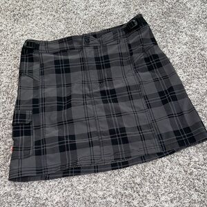 Louis‎ Garneau medium women's black gray plaid skirt athletic adjustable pocket